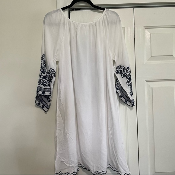 Chic Connection White Navy Embroidered Dress Bell Sleeve Size Medium, NWT - Picture 9 of 11